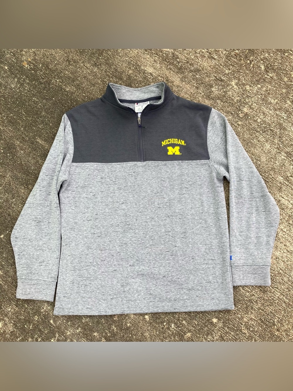 University of Michigan Men’s Sweatshirt Medium Gray Champion 1/4 Zip Pullover